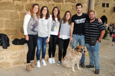 Ujué celebró un nuevo Día de las Migas el 25 de septiembre. Con la colaboración de Mesón Las Torres, Mesón Las Migas, Pastas Urrutia y Vega del Castillo se repartieron 6.000 raciones y se pudieron probar los vinos de la zona. También hubo feria de artesanía, 'caldico', animación de calle, actividades infantiles y visitas guiadas a la fortaleza.