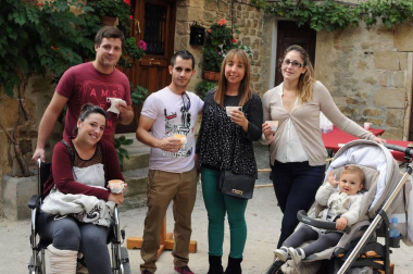 Ujué celebró un nuevo Día de las Migas el 25 de septiembre. Con la colaboración de Mesón Las Torres, Mesón Las Migas, Pastas Urrutia y Vega del Castillo se repartieron 6.000 raciones y se pudieron probar los vinos de la zona. También hubo feria de artesanía, 'caldico', animación de calle, actividades infantiles y visitas guiadas a la fortaleza.
