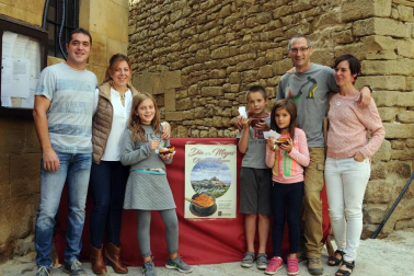 Ujué celebró un nuevo Día de las Migas el 25 de septiembre. Con la colaboración de Mesón Las Torres, Mesón Las Migas, Pastas Urrutia y Vega del Castillo se repartieron 6.000 raciones y se pudieron probar los vinos de la zona. También hubo feria de artesanía, 'caldico', animación de calle, actividades infantiles y visitas guiadas a la fortaleza.