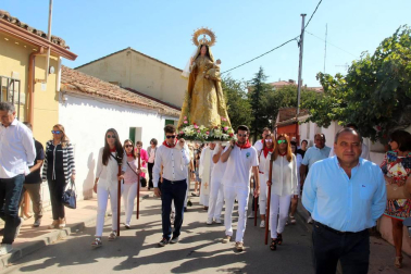 Procesión en honor a la Vírgen del Rosario.