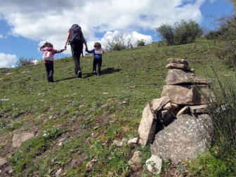 Conocer Navarra ofrece propuestas para hacer senderismo con los peques en Pamplona y la Comarca-