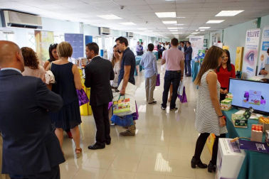 Nafarco, cooperativa farmacéutica líder en distribución en Navarra, ha celebrado la
quinta edición de Expofarma. 30 laboratorios de parafarmacia de las principales marcas del mercado aportaron su experiencia a los profesionales del sector que se acercaron a las instalaciones de Nafarco, en Noáin, el pasado 30 de septiembre.