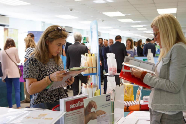 Nafarco, cooperativa farmacéutica líder en distribución en Navarra, ha celebrado la
quinta edición de Expofarma. 30 laboratorios de parafarmacia de las principales marcas del mercado aportaron su experiencia a los profesionales del sector que se acercaron a las instalaciones de Nafarco, en Noáin, el pasado 30 de septiembre.