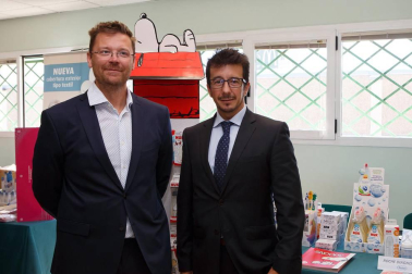 Nafarco, cooperativa farmacéutica líder en distribución en Navarra, ha celebrado la
quinta edición de Expofarma. 30 laboratorios de parafarmacia de las principales marcas del mercado aportaron su experiencia a los profesionales del sector que se acercaron a las instalaciones de Nafarco, en Noáin, el pasado 30 de septiembre.