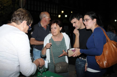 El viernes 30 de septiembre, la plaza de los Fueros de Falces acogió una degustación de vino y pinchos locales. El evento estuvo protagonizado por el Bar el Casino, las carnicerías Aranda, Inda y Ortega y las bodegas Aguirre, Armendáriz y Inurrieta, y fue organizado por la concejalía de Turismo del Ayuntamiento de Falces.