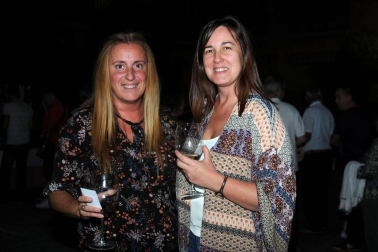 El viernes 30 de septiembre, la plaza de los Fueros de Falces acogió una degustación de vino y pinchos locales. El evento estuvo protagonizado por el Bar el Casino, las carnicerías Aranda, Inda y Ortega y las bodegas Aguirre, Armendáriz y Inurrieta, y fue organizado por la concejalía de Turismo del Ayuntamiento de Falces.