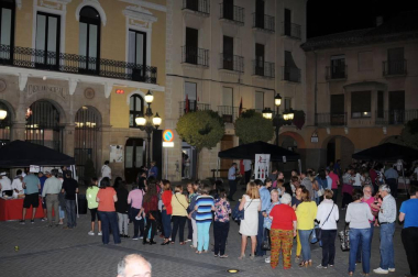 El viernes 30 de septiembre, la plaza de los Fueros de Falces acogió una degustación de vino y pinchos locales. El evento estuvo protagonizado por el Bar el Casino, las carnicerías Aranda, Inda y Ortega y las bodegas Aguirre, Armendáriz y Inurrieta, y fue organizado por la concejalía de Turismo del Ayuntamiento de Falces.