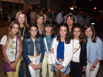 La ópera familiar 'Eloise' llenó las butacas del Teatro Gaztambide de Tudela el viernes 30 de septiembre. Se trata de un proyecto educativo coordinado por la Ópera de Cámara de Navarra en el que han participado diez colegios y entidades educativas navarras, un proceso creativo y artístico que han llevado a cabo más de 300 escolares navarros. Además, los jóvenes han trabajado conjuntamente con la Fundación Atena e Isterria, un ejemplo de integración.