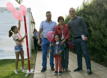 Rockwool festejó el 25 aniversario de la marca en España y Portugal con una jornada lúdico familiar en su planta de Caparroso. Se trata de la filial española del grupo danés Rockwool, proveedor líder mundial en productos de aislamiento de lana de roca, para los sectores de la edificación y la industria.