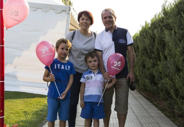 Rockwool festejó el 25 aniversario de la marca en España y Portugal con una jornada lúdico familiar en su planta de Caparroso. Se trata de la filial española del grupo danés Rockwool, proveedor líder mundial en productos de aislamiento de lana de roca, para los sectores de la edificación y la industria.
