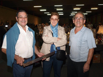 Tudela acogió, del 7 al 9 de octubre, la primera edición la Feria Internacional de Antigüedades y coleccionismo, que se celebró en la antigua estación de autobuses. Los expositores mostraron más de 15.000 objetos de todo tipo desde piezas góticas, tallas del XIV y XV hasta antigüedades del XIX.