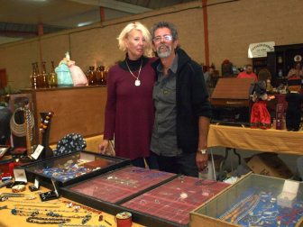 Tudela acogió, del 7 al 9 de octubre, la primera edición la Feria Internacional de Antigüedades y coleccionismo, que se celebró en la antigua estación de autobuses. Los expositores mostraron más de 15.000 objetos de todo tipo desde piezas góticas, tallas del XIV y XV hasta antigüedades del XIX.