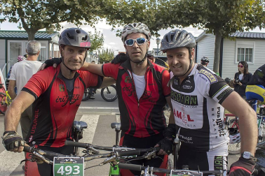 El sábado 8 de octubre Tierra Estella acogió una prueba btt con dos recorridos: el medio fondo o corto (43 kilómetros) y el bike marathon o largo (88 kilómetros). Organizada por Tierra Estella Epic, la prueba tuvo como punto de salida Ayegui y el camping de Iratxe como meta. Los corredores disfrutaron de los paisajes incomparables de la zona durante una jornada marcada por el buen tiempo y mejor ambiente deportivo.