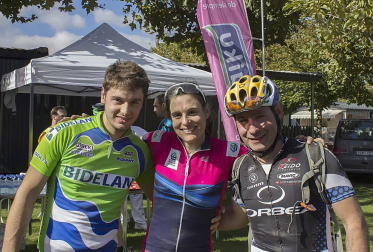 El sábado 8 de octubre Tierra Estella acogió una prueba btt con dos recorridos: el medio fondo o corto (43 kilómetros) y el bike marathon o largo (88 kilómetros). Organizada por Tierra Estella Epic, la prueba tuvo como punto de salida Ayegui y el camping de Iratxe como meta. Los corredores disfrutaron de los paisajes incomparables de la zona durante una jornada marcada por el buen tiempo y mejor ambiente deportivo.