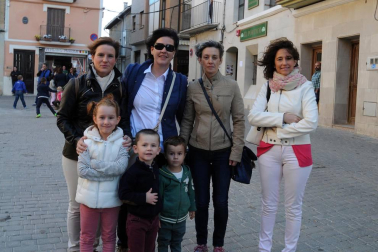 Lerín acogió la V Concentración de Bandas de Música en la que, además de la agrupación local, también participaron las de San Adrián, Peralta, Azagra y Andosilla. La recepción se realizó en el propio Ayuntamiento, desde donde salieron las bandas en pasacalles. Una cena en el frontón municipal puso el broche al evento.