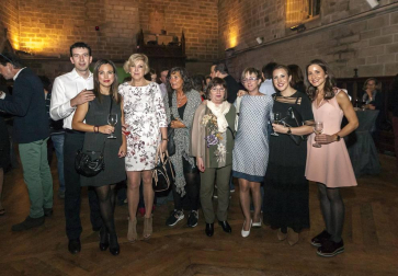 Los socios de Nafarco se reunieron, el 8 de octubre, en el espectacular escenario del Refectorio de la Catedral de Pamplona. Un lugar único para celebrar una nueva edición de este 'Día del socio', que contó con cerca de 150 asistentes, y durante el cual la distribuidora farmacéutica busca construir un encuentro diferente. El objetivo, seguir construyendo el futuro de la asociación entre todos sus integrantes. El evento contó con un cóctel servido por Maher.