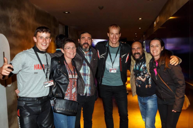 La segunda edición de la concentración motera Navarider tuvo un broche musical en la céntrica sala Zentral de Pamplona. Tras recorrer más 400 km por la Comunidad foral, los asistentes disfrutaron del concierto de la banda Rockstars, que versionó clásicos de grandes bandas, como Deep Purple, Bon Jovi, Whitesnake, Europe, Scorpions, Guns and Roses, Rainbow, Toto, Kiss y Van Halen, entre otros.