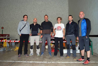 El sábado 8 de octubre, la Federación Navarra de Espeleología, Protección Civil y la Unión de Espeleólogos Vascos, llevaron a cabo un simulacro de rescate en la Sima Ormazarreta 1 sita en la Sierra de Aralar. El puesto de control se instaló, en la localidad de Baraibar y el ejercicio consistió en evacuar una camilla con un herido ficticio desde el “sifón terminal” (a -400 metros de profundidad), hasta la boca de la cueva.