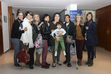 La Casa de Cultura de Burlada acogió el V Festival Solidario 'Burlada pobreza cero' dentro del programa Otoño solidario 2016: Burlada se mueve y coopera. Los asistentes pudieron disfrutar de un espectáculo en dos partes con grupos musicales y de baile de Burlada y otros países, que estuvo organizado por Caritas Interparroquial.