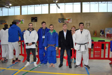 El sábado 22 de octubre, el Polideportivo Trinquete de Mendillorri acogió la XXIII edición del Torneo Internacional San Fermín-IV Copa de España Absoluta de judo, en el que tomaron parte un total de 145 deportistas procedentes de diversas comunidades autónomas. Navarra, en esta ocasión, estuvo representada por 36 judokas que lograron once medallas: dos oros, tres platas y seis bronces.