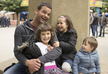 El fin de semana del 21 al 23 de octubre Tafalla celebró sus tradicionales ferias de otoño. En tiempos, las compraventas de ejemplares equinos eran las protagonistas, pero en los últimos años este encuentro comercial se ha convertido en un festejo cultural y lúdico que cuenta con una intensa programación festiva. Las cámaras de ¡Click! se acercaron la mañana del domingo para ver la carrera de layas organizada para la ocasión.