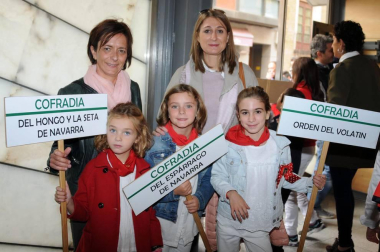 El 22 de octubre Cintruénigo acogió el XVI Capítulo General de la Cofradía del Aceite de Oliva de Navarra. La recepción en el ayuntamiento a autoridades, cofrades e invitados supuso el pistoletazo de salida a una jornada en la que no faltaron los desfiles, la investidura y juramentación de los nuevos cofrades de número y honor, el apadrinamiento de un olivo centenario, la lectura de un poema al olivo por Pepe Alfaro, el descubrimiento de una placa, la degustación gratuita de tostadas, la comida oficial o los sorteos. El domingo las actividades se trasladaron a la plana de Barillas, donde se rindió homenaje a los olivos bimilenarios y se realizó un almuerzo popular.