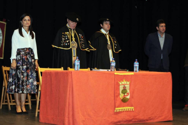 El 22 de octubre Cintruénigo acogió el XVI Capítulo General de la Cofradía del Aceite de Oliva de Navarra. La recepción en el ayuntamiento a autoridades, cofrades e invitados supuso el pistoletazo de salida a una jornada en la que no faltaron los desfiles, la investidura y juramentación de los nuevos cofrades de número y honor, el apadrinamiento de un olivo centenario, la lectura de un poema al olivo por Pepe Alfaro, el descubrimiento de una placa, la degustación gratuita de tostadas, la comida oficial o los sorteos. El domingo las actividades se trasladaron a la plana de Barillas, donde se rindió homenaje a los olivos bimilenarios y se realizó un almuerzo popular.