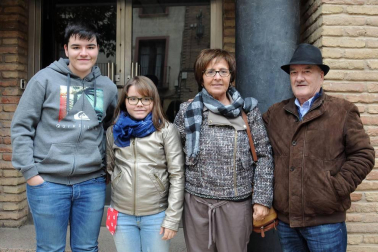 El 22 de octubre Cintruénigo acogió el XVI Capítulo General de la Cofradía del Aceite de Oliva de Navarra. La recepción en el ayuntamiento a autoridades, cofrades e invitados supuso el pistoletazo de salida a una jornada en la que no faltaron los desfiles, la investidura y juramentación de los nuevos cofrades de número y honor, el apadrinamiento de un olivo centenario, la lectura de un poema al olivo por Pepe Alfaro, el descubrimiento de una placa, la degustación gratuita de tostadas, la comida oficial o los sorteos. El domingo las actividades se trasladaron a la plana de Barillas, donde se rindió homenaje a los olivos bimilenarios y se realizó un almuerzo popular.