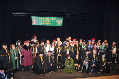 El 22 de octubre Cintruénigo acogió el XVI Capítulo General de la Cofradía del Aceite de Oliva de Navarra. La recepción en el ayuntamiento a autoridades, cofrades e invitados supuso el pistoletazo de salida a una jornada en la que no faltaron los desfiles, la investidura y juramentación de los nuevos cofrades de número y honor, el apadrinamiento de un olivo centenario, la lectura de un poema al olivo por Pepe Alfaro, el descubrimiento de una placa, la degustación gratuita de tostadas, la comida oficial o los sorteos. El domingo las actividades se trasladaron a la plana de Barillas, donde se rindió homenaje a los olivos bimilenarios y se realizó un almuerzo popular.