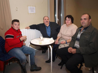 Fustiñana celebró, dentro de las jornadas culturales y gastronómicas del mes de octubre, la primera edición de la Feria del vino, que se realizó el sábado 22 en el interior del Centro Joven y el Centro Cívico. Una propuesta que unió vinos de bodegas de Navarra y La Rioja con pinchos locales y ambientación musical y que contó con un gran éxito de participación.