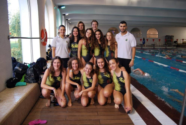 El sábado 29 de octubre dio comienzo la XVII Liga Navarra Infantil de Natación, correspondiente a los XXX Juegos Deportivos de Navarra. Esta primera fecha del torneo, en la que concurrieron 118 nadadores pertenecientes a 13 clubes, se disputó en dos sedes: la competición masculina tuvo lugar en la S.C.D.R. Anaitasuna, mientras que la pugna femenina se desarrolló en el Club Tenis Pamplona.
