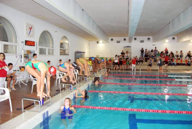 El sábado 29 de octubre dio comienzo la XVII Liga Navarra Infantil de Natación, correspondiente a los XXX Juegos Deportivos de Navarra. Esta primera fecha del torneo, en la que concurrieron 118 nadadores pertenecientes a 13 clubes, se disputó en dos sedes: la competición masculina tuvo lugar en la S.C.D.R. Anaitasuna, mientras que la pugna femenina se desarrolló en el Club Tenis Pamplona.
