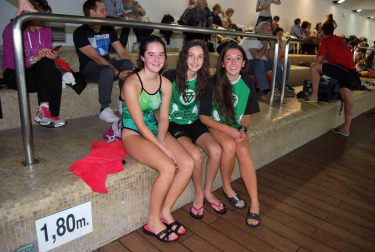 El sábado 29 de octubre dio comienzo la XVII Liga Navarra Infantil de Natación, correspondiente a los XXX Juegos Deportivos de Navarra. Esta primera fecha del torneo, en la que concurrieron 118 nadadores pertenecientes a 13 clubes, se disputó en dos sedes: la competición masculina tuvo lugar en la S.C.D.R. Anaitasuna, mientras que la pugna femenina se desarrolló en el Club Tenis Pamplona.