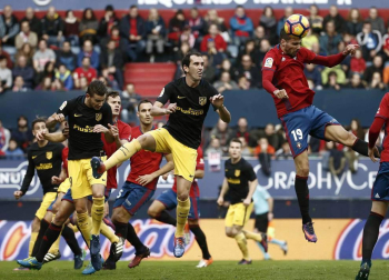 Imágenes del partido disputado este domingo en El Sadar.