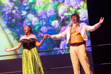 El Estudio de Arte, Danza y Movimiento de Tudela y el coro Tutera Kantuz citaron a 620 personas en el espectáculo navideño.