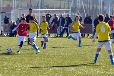 Galería de imágenes del partido Catalina de Foix-San Miguel Doneztebe.