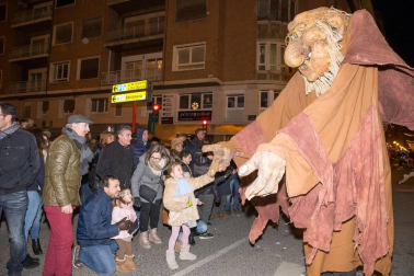 Melchor, Gaspar y Baltasar han llenado de ilusión las calles de Tudela