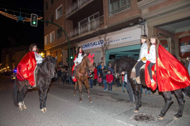 Melchor, Gaspar y Baltasar han llenado de ilusión las calles de Tudela