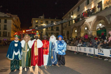 Melchor, Gaspar y Baltasar han llenado de ilusión las calles de Tudela