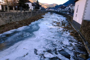 Fotos del río Salazar a su paso por Ochagavía.