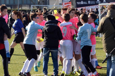 Galería de imágenes de la final del Torneo Fundación Osasuna, en la que Luis Amigó se ha impuesto por 6-1 a Catalina de Foix.