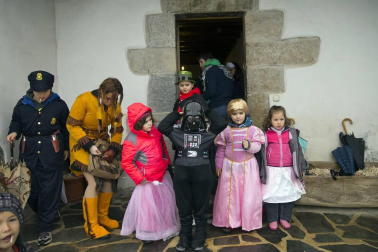 Fotografías del pasacalles de disfraces de esta localidad navarra.