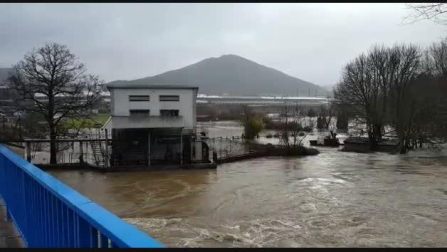 El río Larraun se desborda en Irurtzun