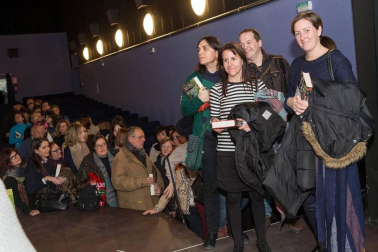 La escritora ha presentado su última novela, galardonada con el premio Planeta, en la Semana Literaria de la capital ribera.