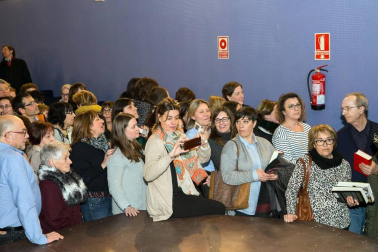 La escritora ha presentado su última novela, galardonada con el premio Planeta, en la Semana Literaria de la capital ribera.