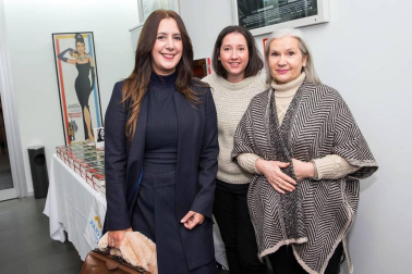 La escritora ha presentado su última novela, galardonada con el premio Planeta, en la Semana Literaria de la capital ribera.