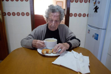 Natural de Cascante, es una de las cuatro personas más longevas de Navarra.