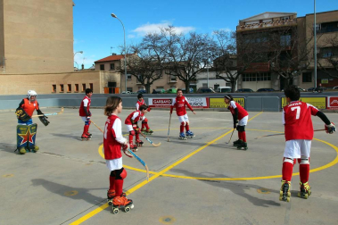 El club ha creado tres equipos mixtos: dos de Prebenjamín y uno de Benjamín.