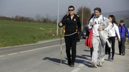 Los peregrinos caminaron hacia Javier con sol y buenas temperaturas