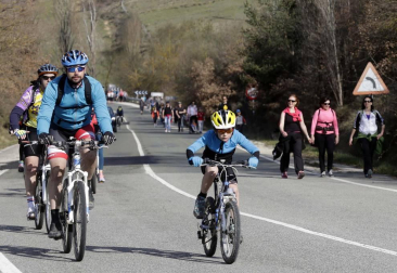 Los peregrinos caminaron hacia Javier con sol y buenas temperaturas